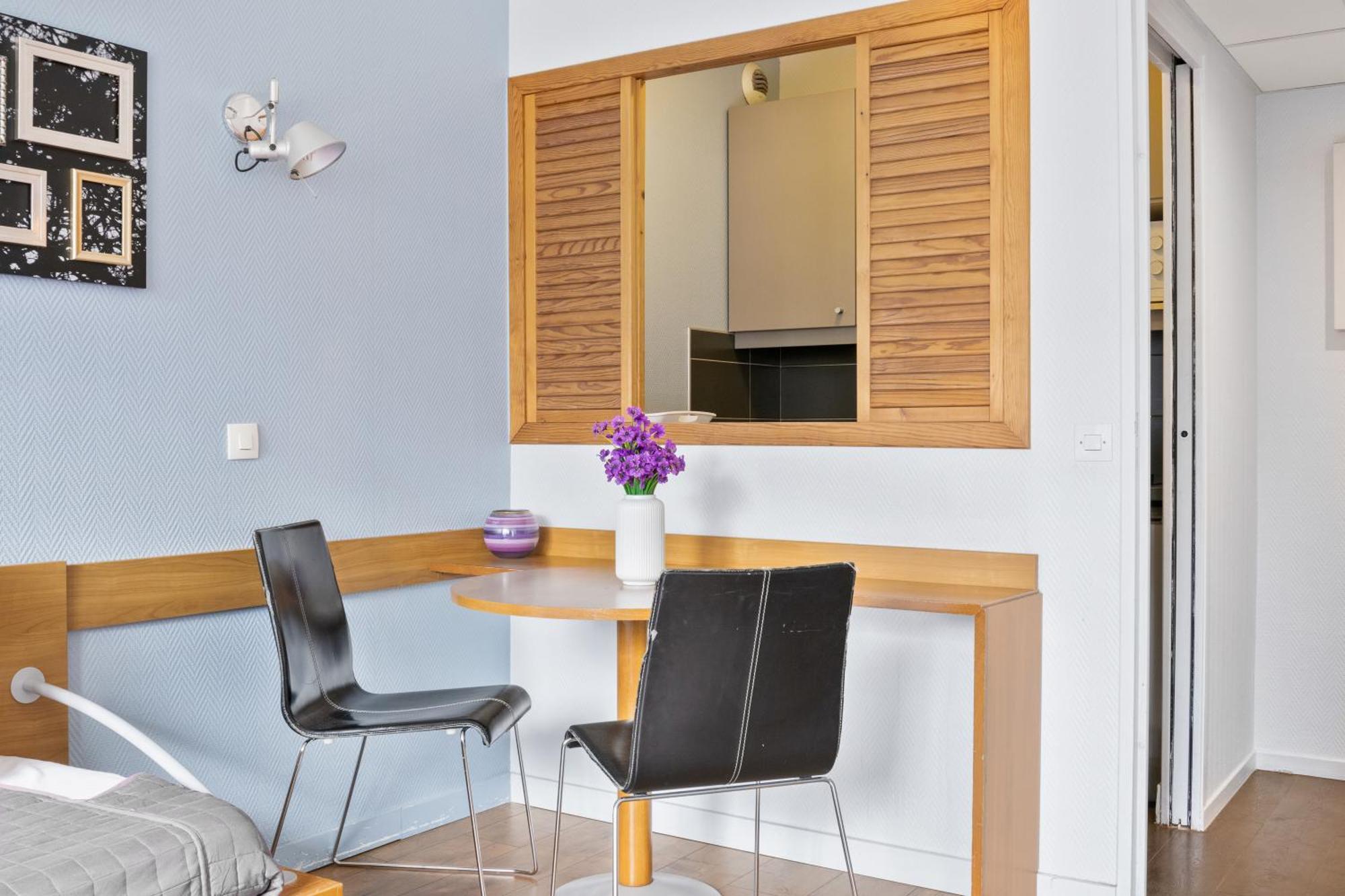 Grand Appartement Avec Balcon - Proche Parc Des Expo - Parking Privee Issy-les-Moulineaux Dış mekan fotoğraf