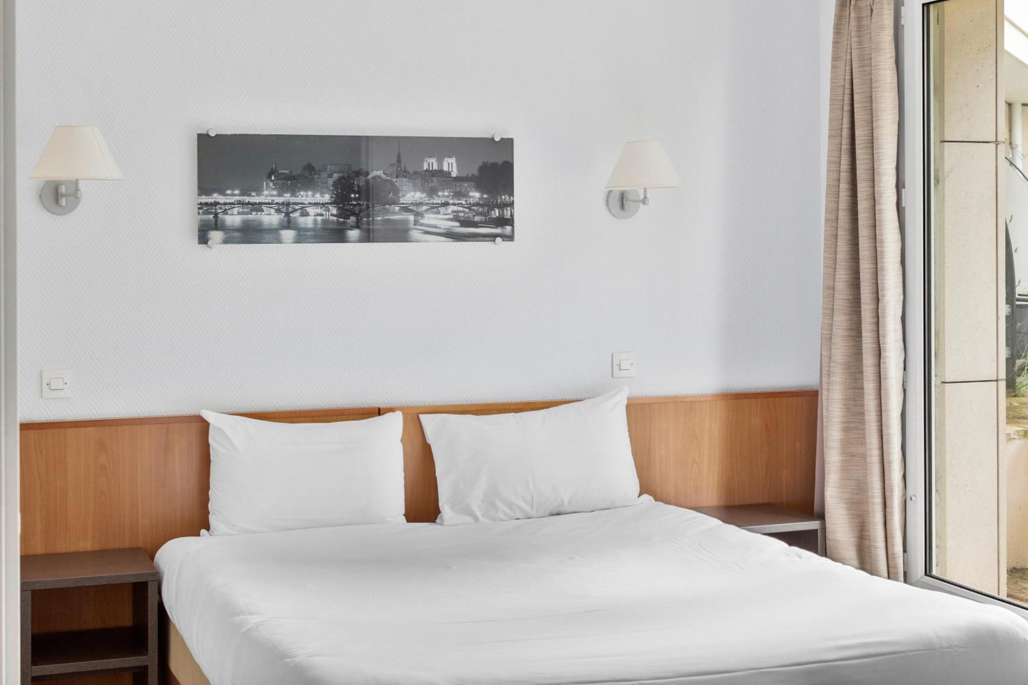 Grand Appartement Avec Balcon - Proche Parc Des Expo - Parking Privee Issy-les-Moulineaux Dış mekan fotoğraf